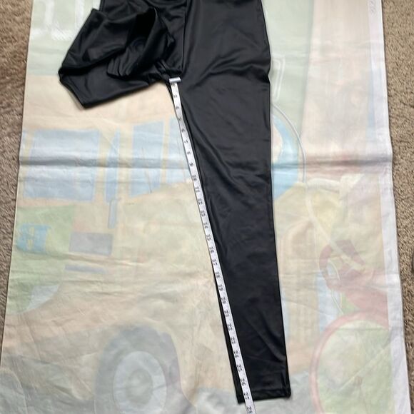 Pull & Bear Faux Leather Look Leggings Size M Stretch Skinny Pull on NWOT - Picture 9 of 9
